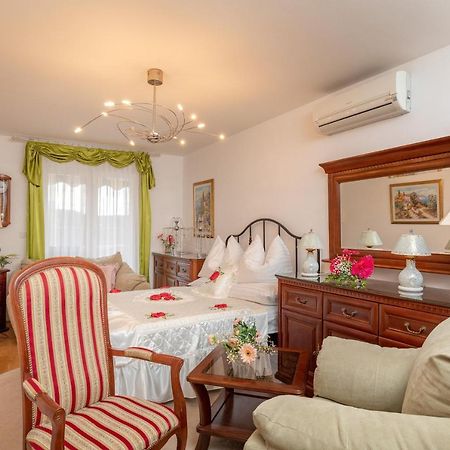 Apartment Viva La Vita 챠브타트 외부 사진