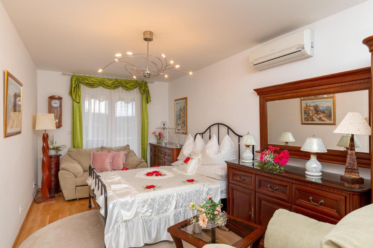 Apartment Viva La Vita 챠브타트 외부 사진