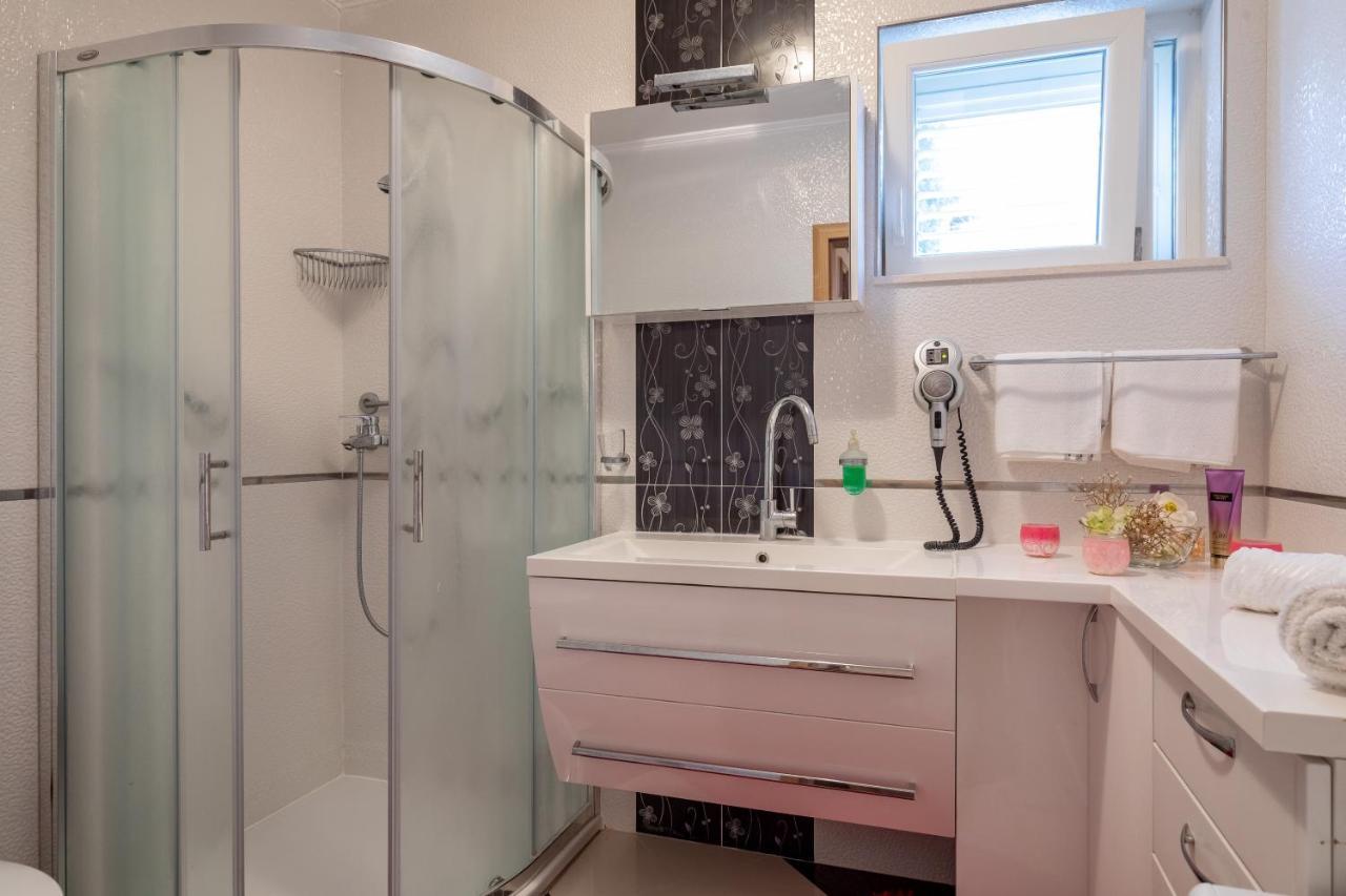 Apartment Viva La Vita 챠브타트 외부 사진