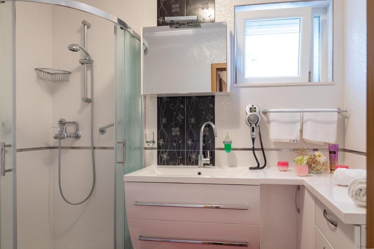 Apartment Viva La Vita 챠브타트 외부 사진